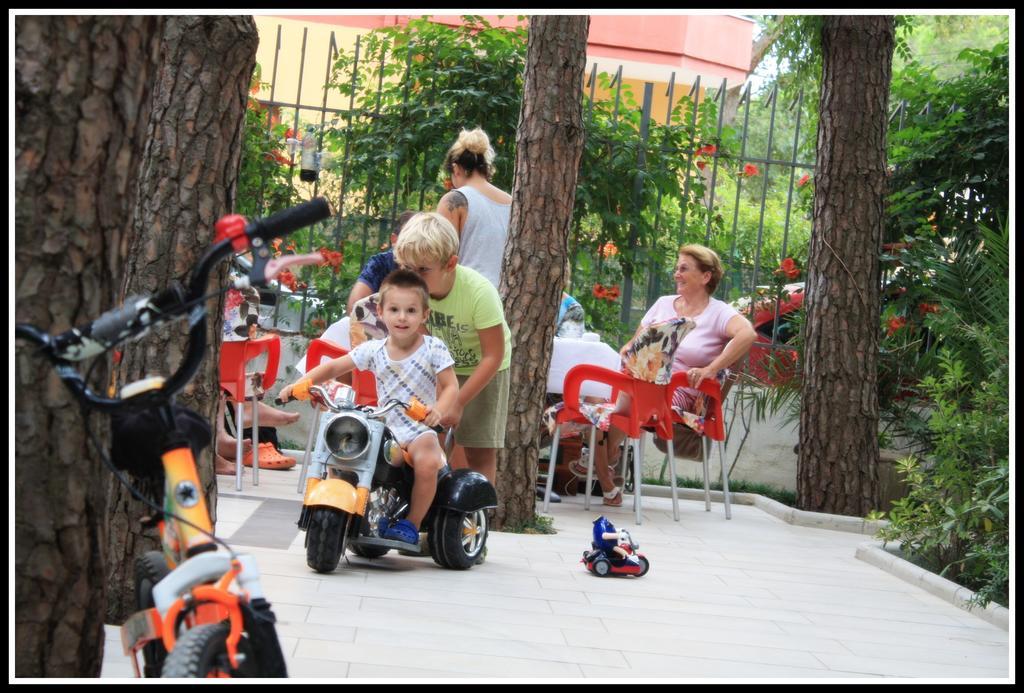 Hotel Princi I Vogel Velipoja Kültér fotó